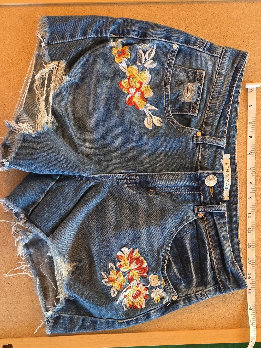 9th & Main Blue Embroidered Denim Shorts